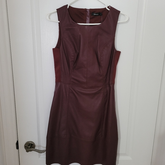 Dress - Picture 1 of 3